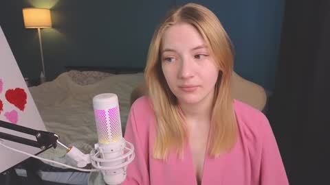 Snapshot of benty_bunny chatting on 11, 2, 2025 Alice online show from 11, 2, 2025