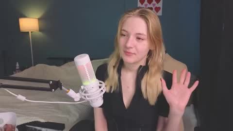 Snapshot of benty_bunny chatting on 19, 2, 2025 Alice online show from 19, 2, 2025