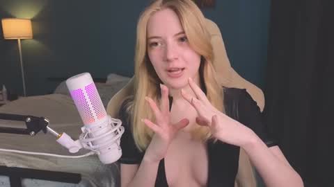 Snapshot of benty_bunny chatting on 12, 3, 2025 Alice online show from 12, 3, 2025