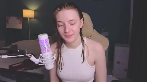 Snapshot of benty_bunny chatting on 25, 9, 2025 Alice online show from 25, 9, 2025