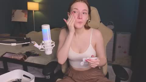 Snapshot of benty_bunny chatting on 2, 10, 2025 Alice online show from 2, 10, 2025