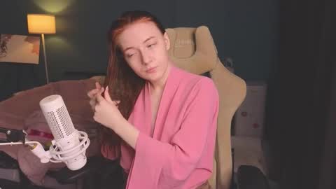 Snapshot of benty_bunny chatting on 6, 11, 2025 Alice online show from 6, 11, 2025