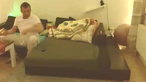 Snapshot of benutzmich0800 chatting on 25, 12, 2024 Benutzmich0800 online show from 25, 12, 2024