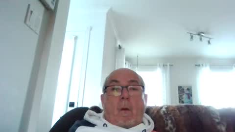 Snapshot of bernard1102 chatting on 3, 12, 2024 bernard1102 online show from 3, 12, 2024