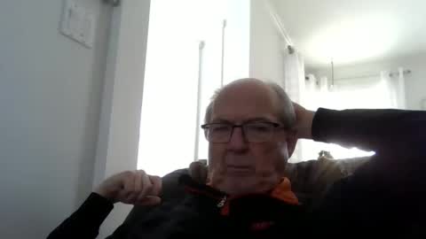 Snapshot of bernard1102 chatting on 28, 2, 2025 bernard1102 online show from 28, 2, 2025