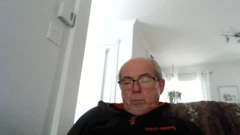Snapshot of bernard1102 chatting on 5, 3, 2025 bernard1102 online show from 5, 3, 2025
