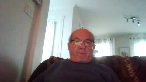 Snapshot of bernard1102 chatting on 12, 10, 2025 bernard1102 online show from 12, 10, 2025