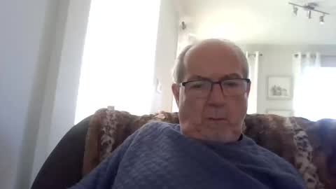 Snapshot of bernard1102 chatting on 13, 10, 2025 bernard1102 online show from 13, 10, 2025