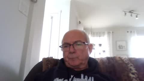 Snapshot of bernard1102 chatting on 26, 10, 2025 bernard1102 online show from 26, 10, 2025