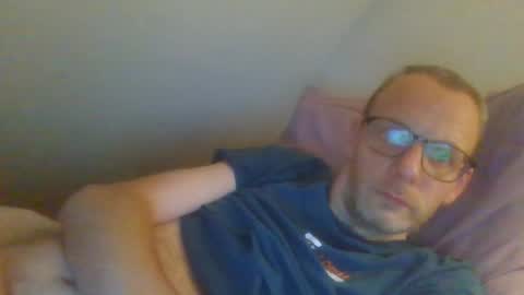 Snapshot of bernie484237 chatting on 28, 6, 2026 Bernie online show from 28, 6, 2026