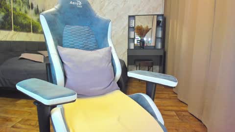 Im Lola online show from 8, 2, 2025