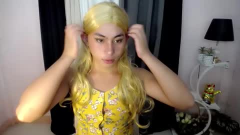 berry_shantal online show from 5, 4, 2026