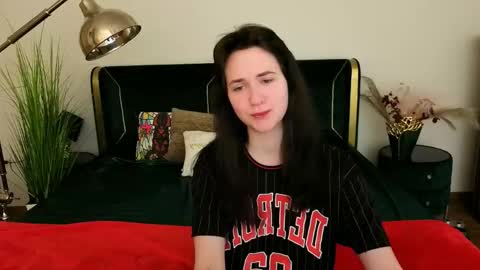 Snapshot of berrydiva chatting on 3, 5, 2026 Violette online show from 3, 5, 2026