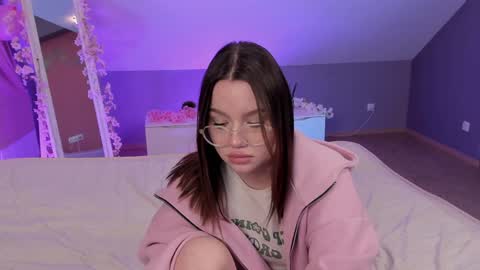 Danny and Kira online show from 2, 2, 2025