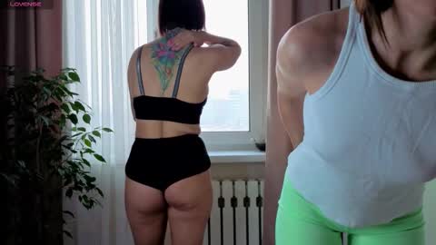 Hellen and Natali online show from 5, 3, 2026