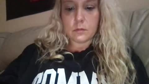 Snapshot of betteroffdeadduh chatting on 2, 2, 2025 that one bitch3 online show from 2, 2, 2025