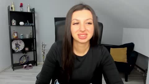 bettyjamess online show from 10, 11, 2025