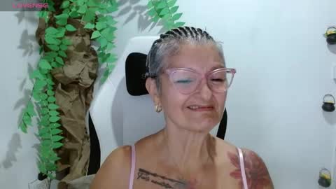Snapshot of bety_cum3 chatting on 17, 4, 2026 bibiana online show from 17, 4, 2026