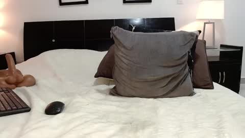 Snapshot of betzabeth_1 chatting on 5, 2, 2025 Catalina online show from 5, 2, 2025