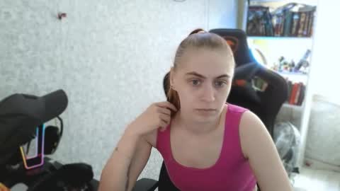Snapshot of beverly_yay chatting on 27, 4, 2026 beverly_yay online show from 27, 4, 2026