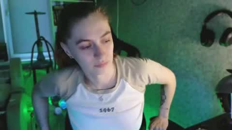 Snapshot of beverly_yay chatting on 25, 5, 2026 beverly_yay online show from 25, 5, 2026
