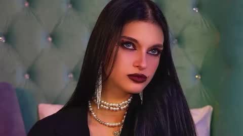 Snapshot of beverlyyork chatting on 4, 11, 2025 Beverly online show from 4, 11, 2025