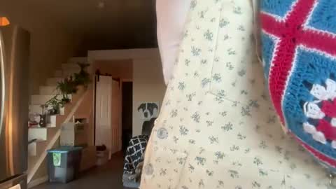 Snapshot of bexirl chatting on 8, 11, 2025 Bex online show from 8, 11, 2025