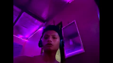 bhillrhey121103 online show from 5, 1, 2025