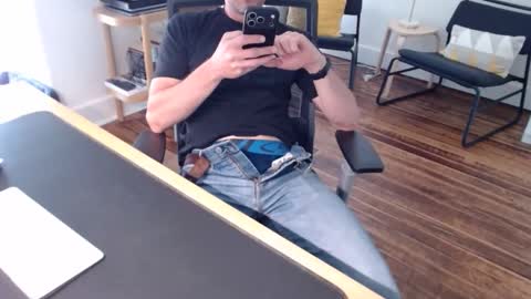 bi_sexy_man online show from 3, 6, 2026
