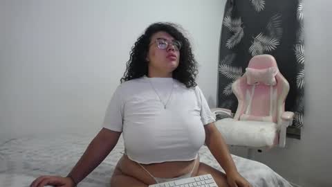 Snapshot of bianca_boobs chatting on 11, 2, 2025 Bianca Tuesday to Sunday from 2am to 6am UTC-5 online show from 11, 2, 2025