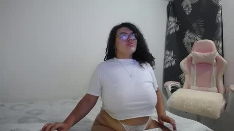 Snapshot of bianca_boobs chatting on 25, 9, 2025 Bianca Tuesday to Sunday from 2am to 6am UTC-5 online show from 25, 9, 2025