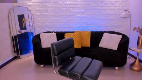 Bianca Pierce online show from 9, 2, 2026