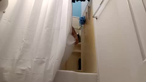 bibottom68942 online show from 17, 10, 2025