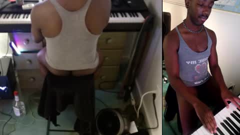 Snapshot of bicepsandfrot chatting on 26, 2, 2025 BicepsandFrot online show from 26, 2, 2025