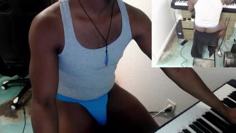 Snapshot of bicepsandfrot chatting on 28, 2, 2025 BicepsandFrot online show from 28, 2, 2025