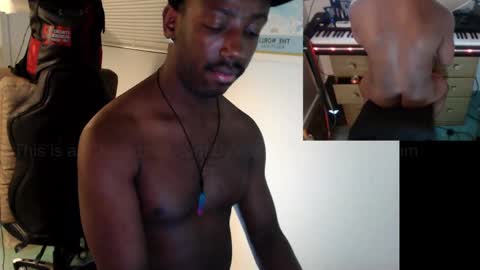 Snapshot of bicepsandfrot chatting on 8, 3, 2025 BicepsandFrot online show from 8, 3, 2025