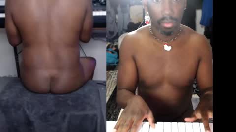 Snapshot of bicepsandfrot chatting on 22, 9, 2025 BicepsandFrot online show from 22, 9, 2025