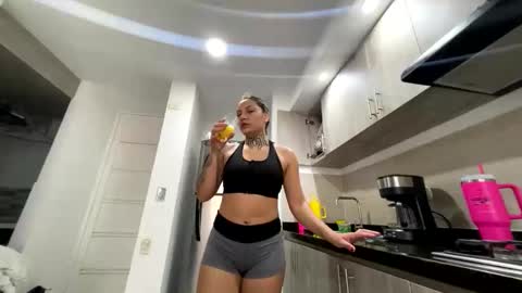 Snapshot of big__pussy69 chatting on 4, 5, 2026 big__pussy69 online show from 4, 5, 2026