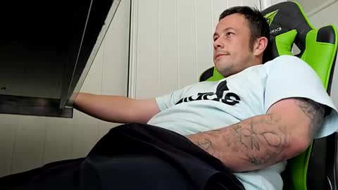 Snapshot of big_balls_big_load chatting on 6, 1, 2025 big_balls_big_load online show from 6, 1, 2025