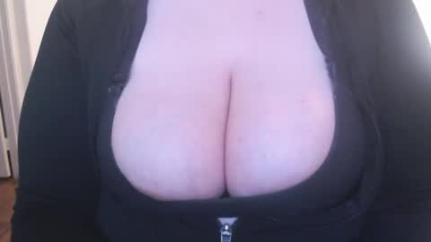 bigbittiesandfun online show from 20, 1, 2025