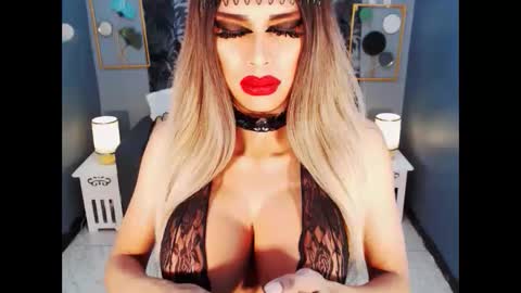 Loraine Cruz online show from 6, 2, 2026