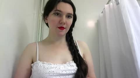 Isabella online show from 10, 11, 2025