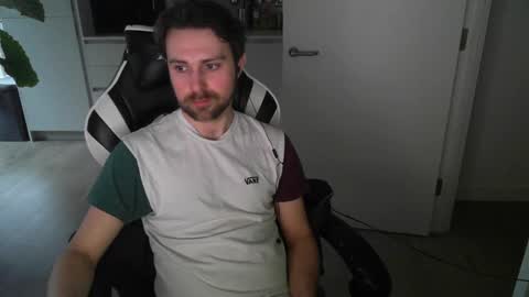 Snapshot of bigbrit_25 chatting on 8, 2, 2025 Big Brit online show from 8, 2, 2025