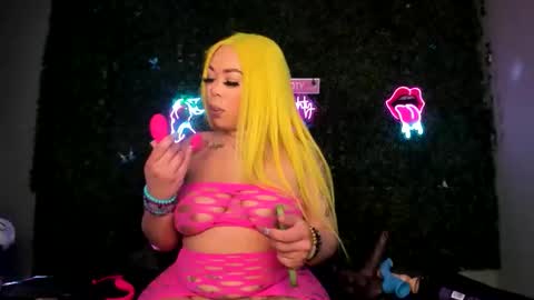 bigbuttsarena online show from 25, 3, 2026