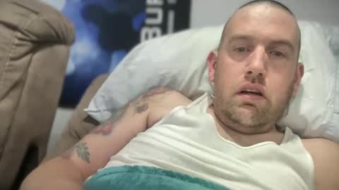 Snapshot of bigcocksuckingslut chatting on 1, 2, 2025 bigcocksuckingslut online show from 1, 2, 2025