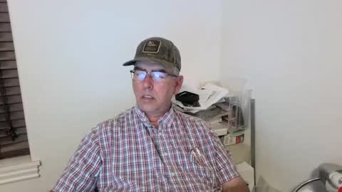 Snapshot of bigdylan17 chatting on 7, 10, 2025 Dylan 56 Taleah 53 online show from 7, 10, 2025