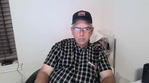 Snapshot of bigdylan17 chatting on 16, 11, 2025 Dylan 56 Taleah 53 online show from 16, 11, 2025