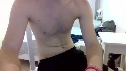 Snapshot of biggbaguette1 chatting on 10, 9, 2025 biggbaguette1 online show from 10, 9, 2025