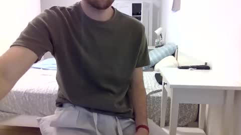 Snapshot of biggbaguette1 chatting on 2, 10, 2025 biggbaguette1 online show from 2, 10, 2025