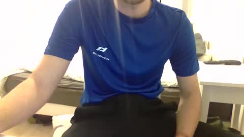 Snapshot of biggbaguette1 chatting on 5, 12, 2025 biggbaguette1 online show from 5, 12, 2025